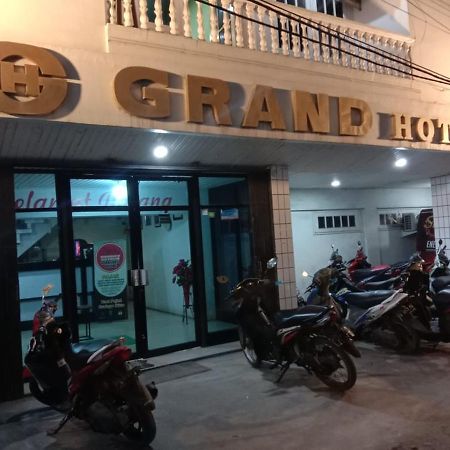 Grand Hotel Pemangkat Eksteriør bilde